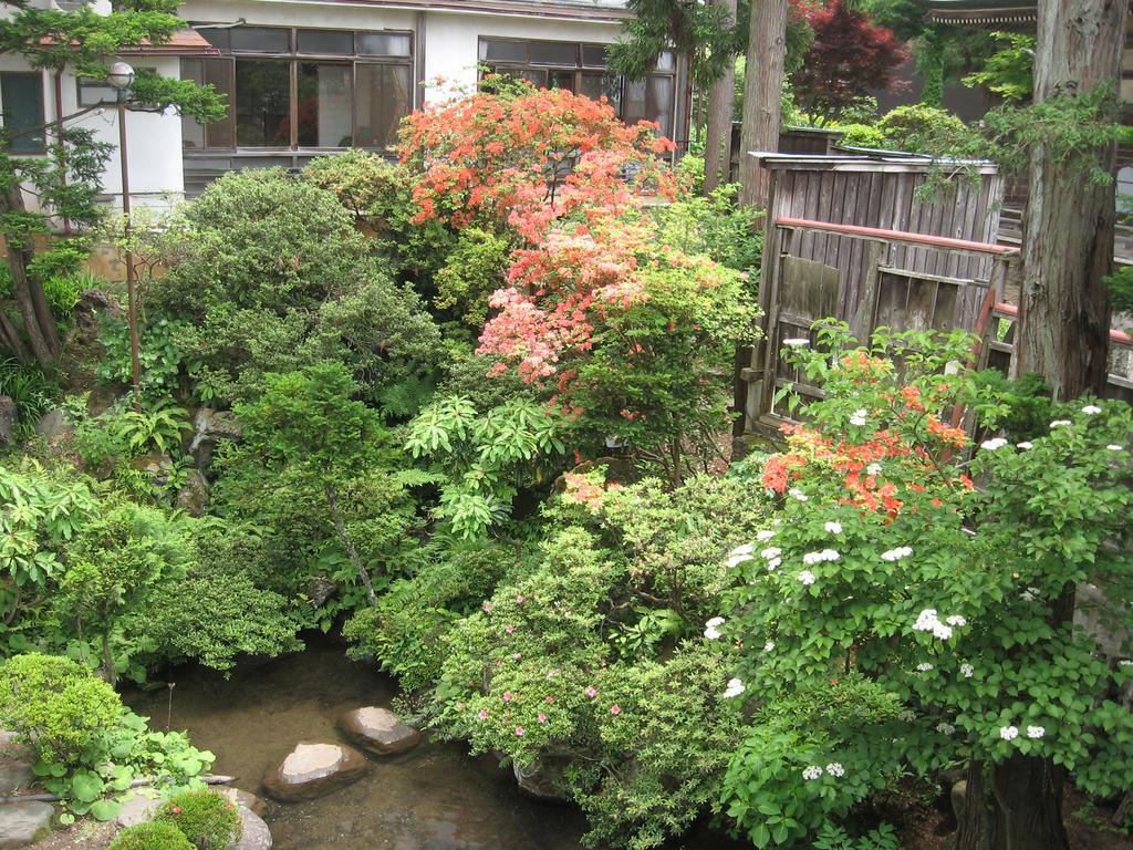 Maruka Ryokan Jamanoucsi Kültér fotó
